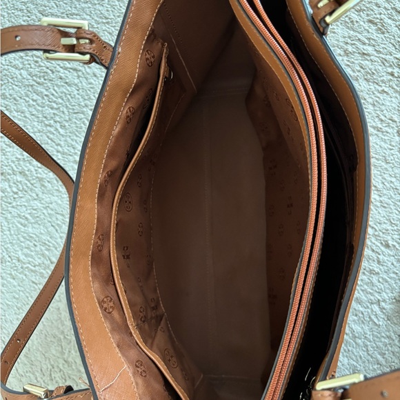 Tory Burch Brown Saffiano Leather Tote Bag 🤩 - Picture 8 of 10